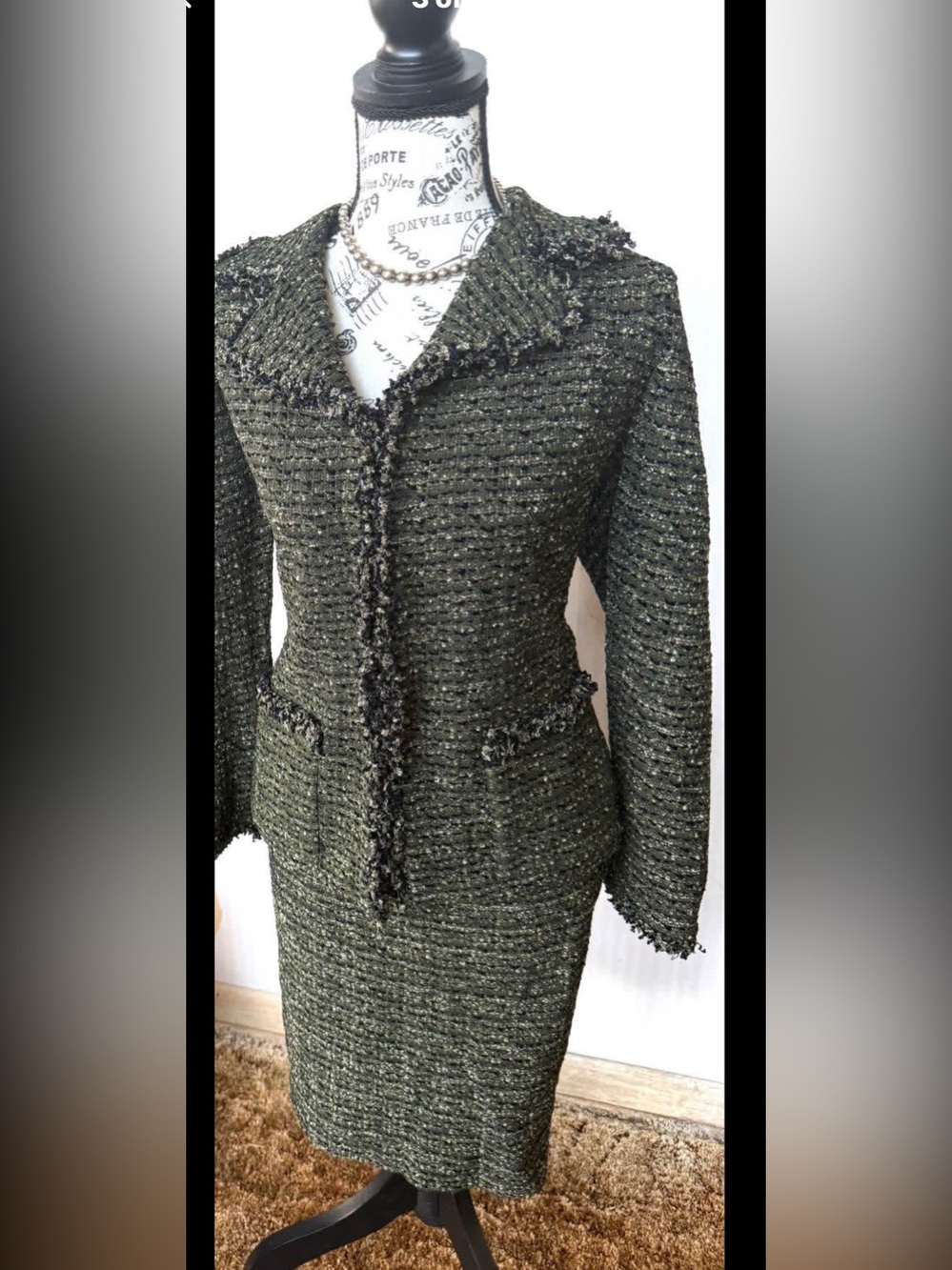 St. John Tweed Frayed-Trim Jacket and skirt suit - Olive Green
